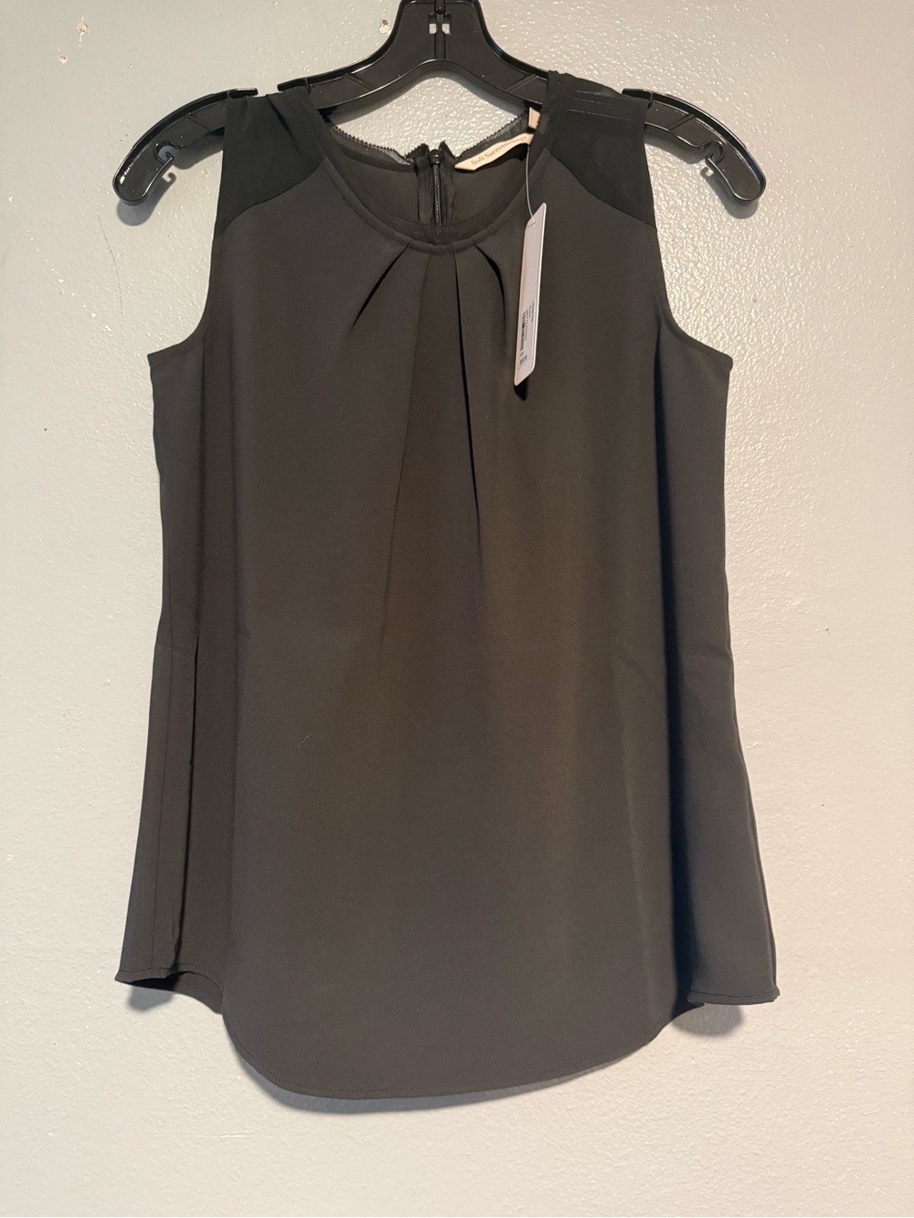 NWT Soft Surroundings Black Pleated Neck Sleeveless Camisole SIZE PXS